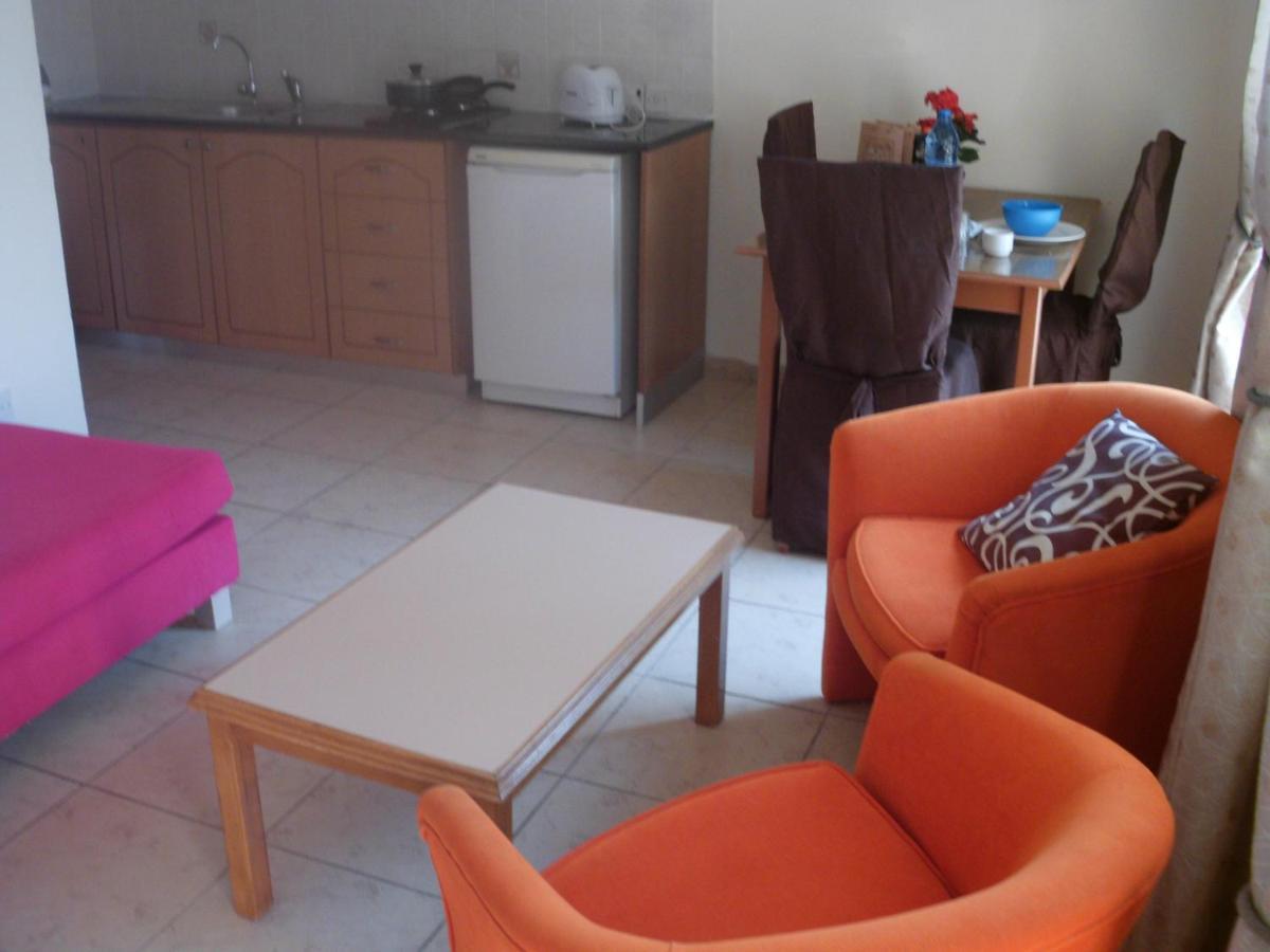 Anastasia Holiday Apartments Paphos ภายนอก รูปภาพ